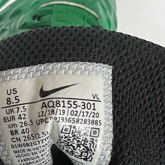 Lightly Used Nike Men's SIZE 8.5 Force Savage Varsity 2 Green Football Cleats - Picture 4 of 8